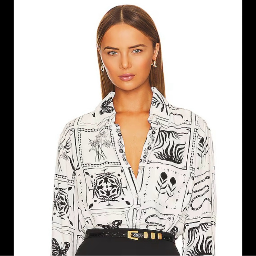 L'ACADEMIE Lenae Shirt